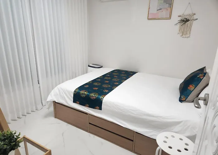 公寓 Mapo Hanok Vibe 3br Group 4 Queen Beds *